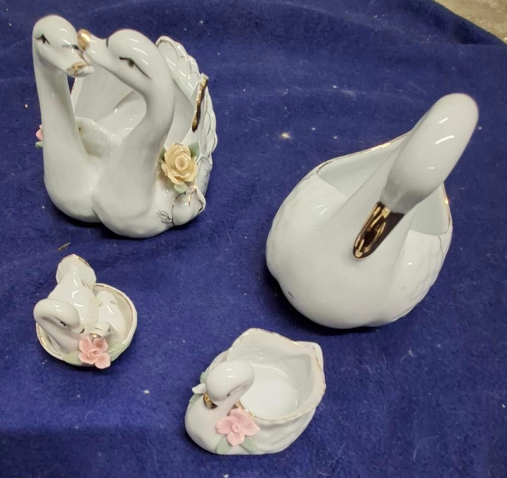 Verschillende porseleinen zwanen beeldjes, Ophalen, Zo goed als nieuw, Dier