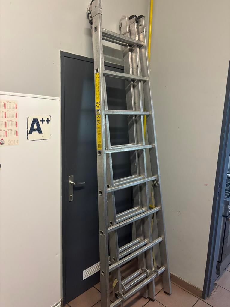 Echelle, Bricolage & Construction, Échafaudages, Enlèvement ou Envoi, Comme neuf