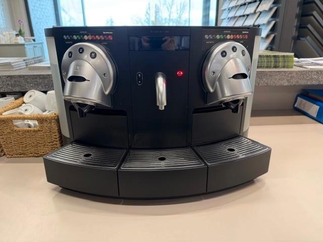 Nespresso Professional Gemini 200, Electroménager, Cafetières, Utilisé, Dosettes et capsules de café, Machine à espresso, 10 tasses ou plus