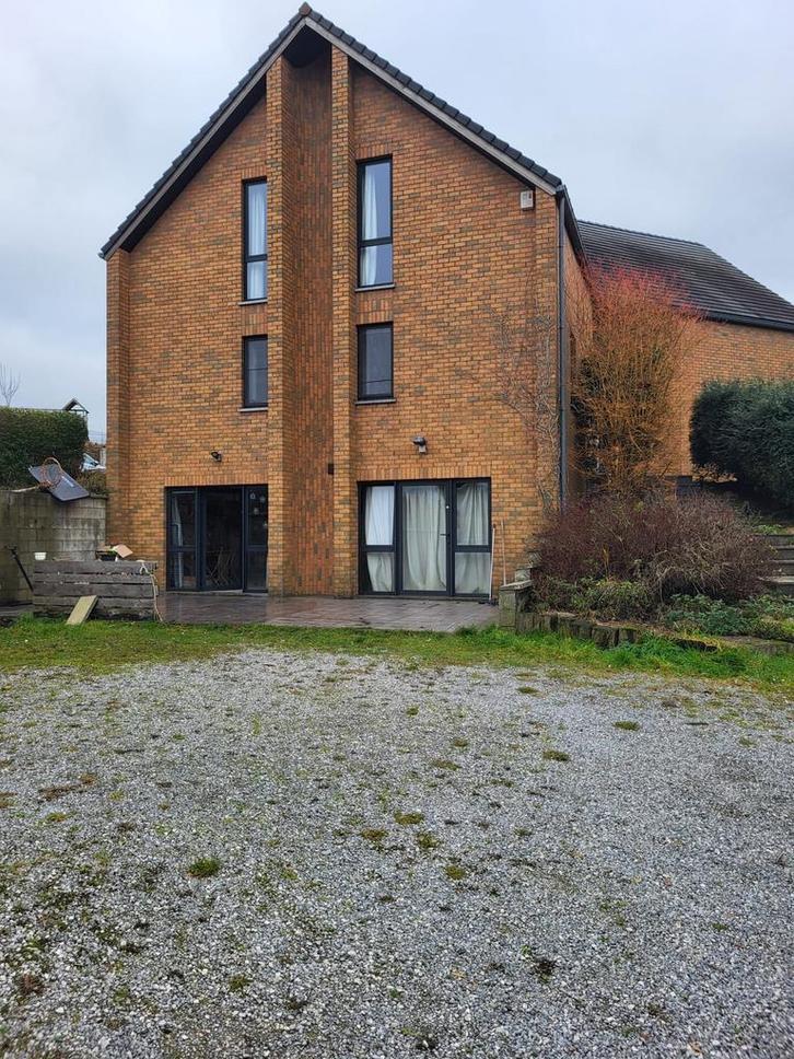 Studio meublé en colocation (femme), Contacten en Berichten, Huisgenoten gezocht