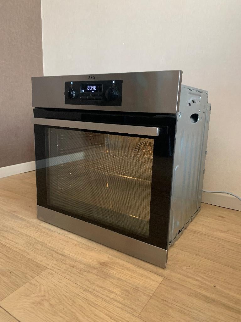 Four A+ AEG multifonctions et pyrolyse, Electroménager, Fours, Utilisé, Encastré, 45 à 60 cm, 45 à 60 cm, Air chaud, Enlèvement