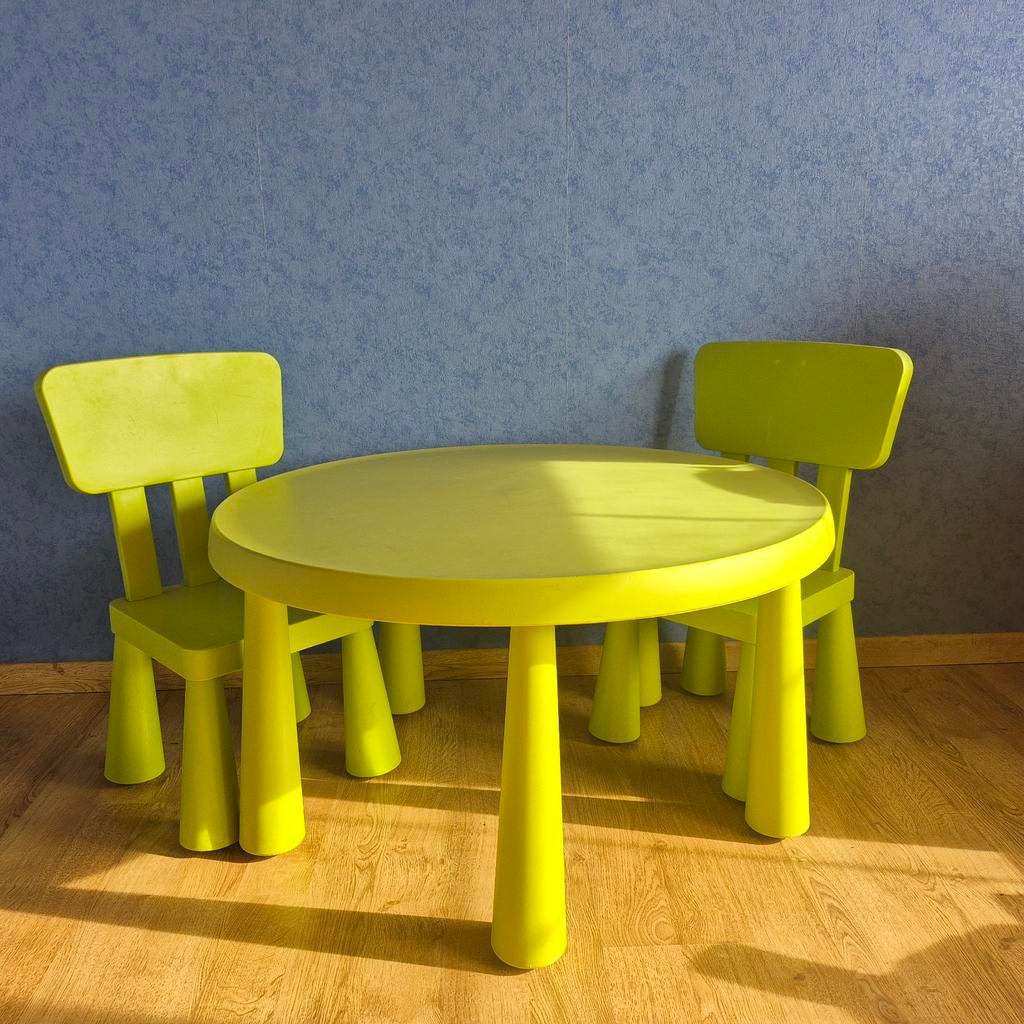 Ikea tafeltje mammut + 2 stoeltjes groen, Ophalen
