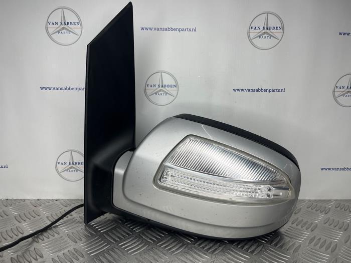 Buitenspiegel links van een Mercedes Viano, Auto-onderdelen, Spiegels, Mercedes-Benz, Gebruikt, 3 maanden garantie