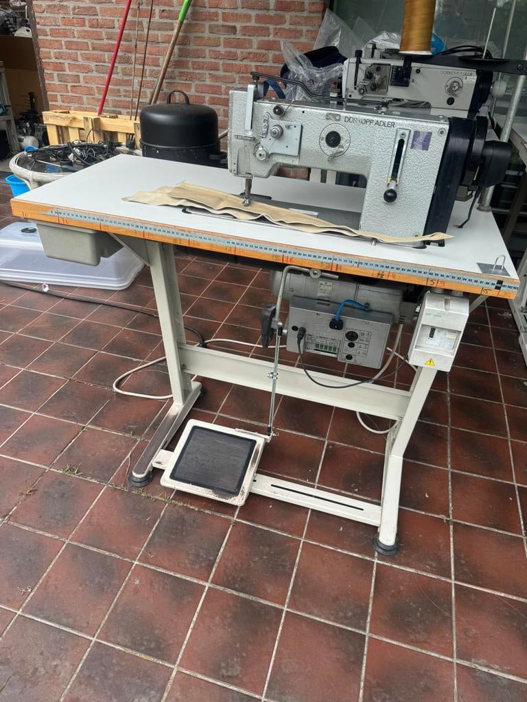 Adler267 drievoudig transport Leermachine 220v, Hobby en Vrije tijd, Ophalen, Zo goed als nieuw