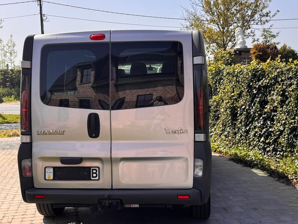 RENAUTL TRAFIC DUBBEL CABINE 170 000 km 2003, Auto's, Renault, Bedrijf, Diesel, Te koop