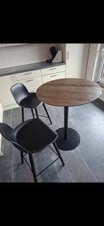 Hoge ronde eettafel met 2 krukken, Ophalen