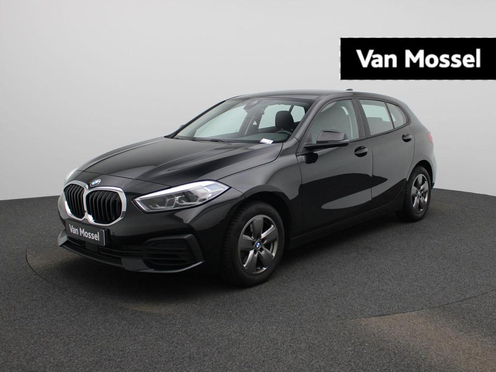 BMW 1 Reeks Hatch 116i (80 kW) NAVI | CARPLAY | LED, Auto's, Voorwielaandrijving, Gebruikt, Zwart, 3 cilinders