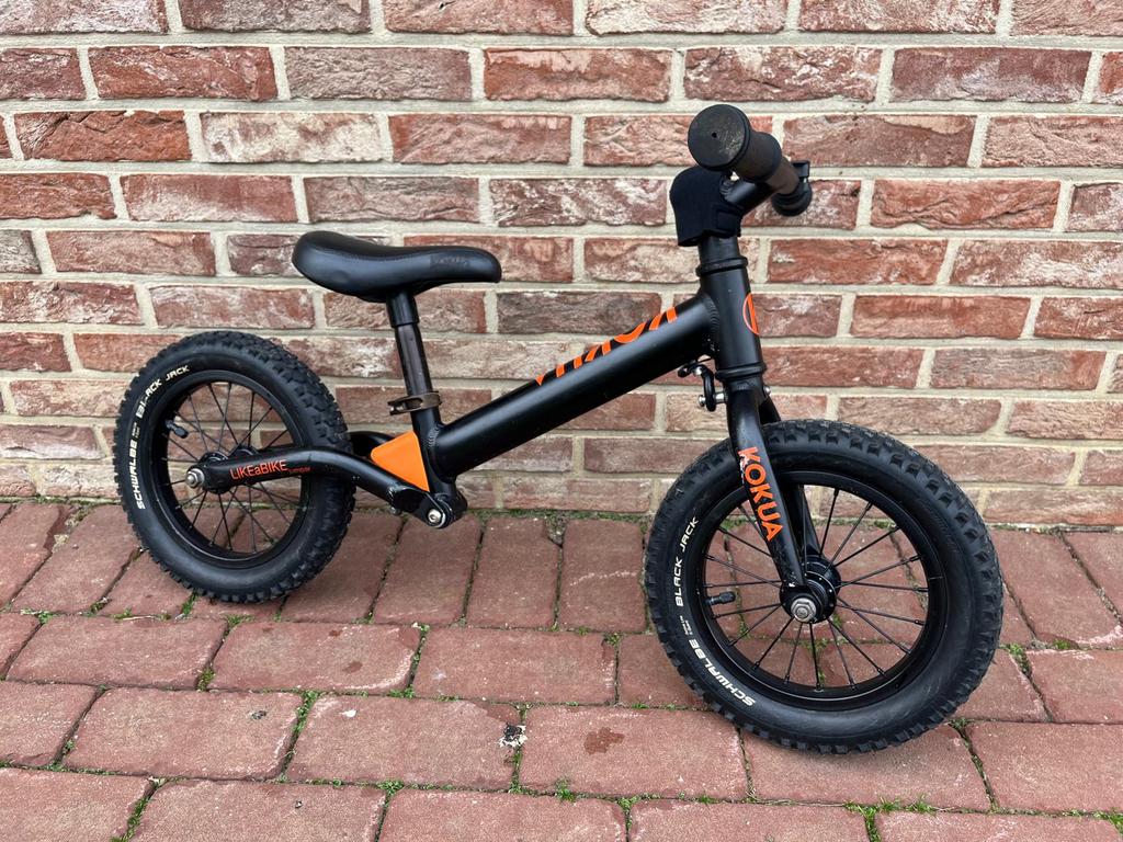 Loopfiets Kokua Like a bike 12inch (zwart), Ophalen, Zo goed als nieuw