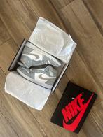 Jordan 1 Hyper Royal 43, Enlèvement ou Envoi, Neuf