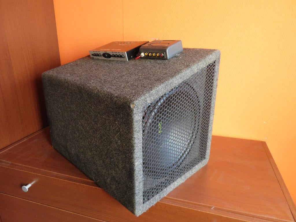 zware suwoofer box met 2x  equalizer bass kast auto, Ophalen, Zo goed als nieuw