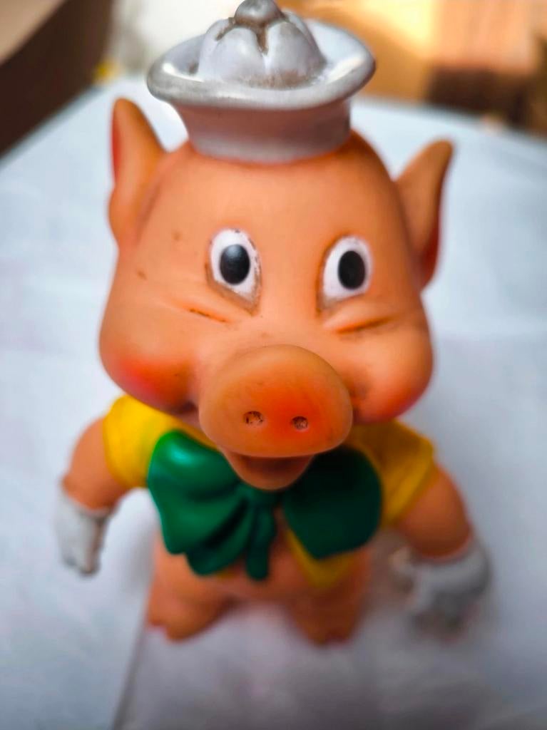 .Pouet pouêt cochon  Naf Naf Disney 3 petits cochons Delaco, Collections