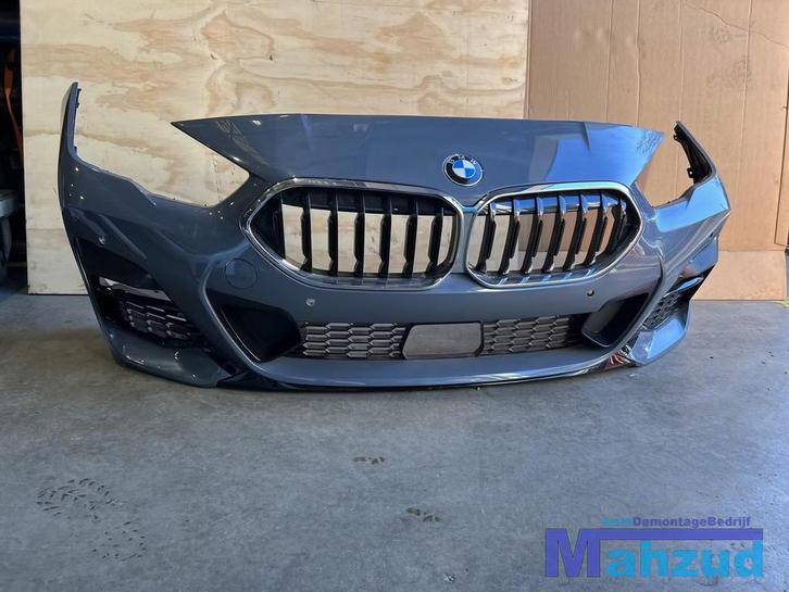 BMW 2 SERIE F44 Gran COUPE licht blauw voorbumper bumper 201, Autos : Pièces & Accessoires, Carrosserie & Tôlerie, Pare-chocs