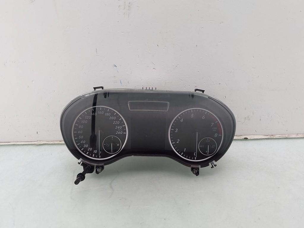 INSTRUMENTS DE BORD Mercedes-Benz B (W246) (01-2011/12-2018), Autos : Pièces & Accessoires, Utilisé, Mercedes-Benz