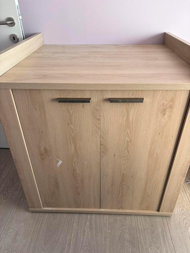 Commode en kleerkast in eik fineer, Huis en Inrichting, Slaapkamer | Nachtkastjes, Gebruikt, Ophalen