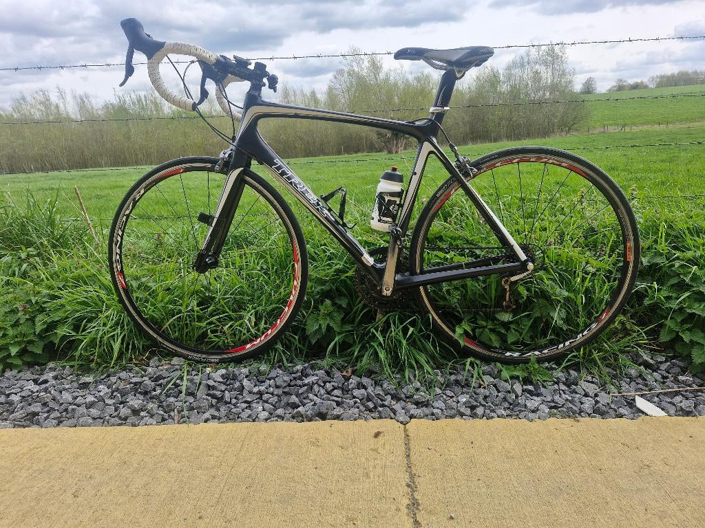 VÉLO DE ROUTE TREK MADONE 5.2 FULL CARBON taille 56CM, Vélos & Vélomoteurs, Vélos | Vélos de course, Enlèvement, Carbone