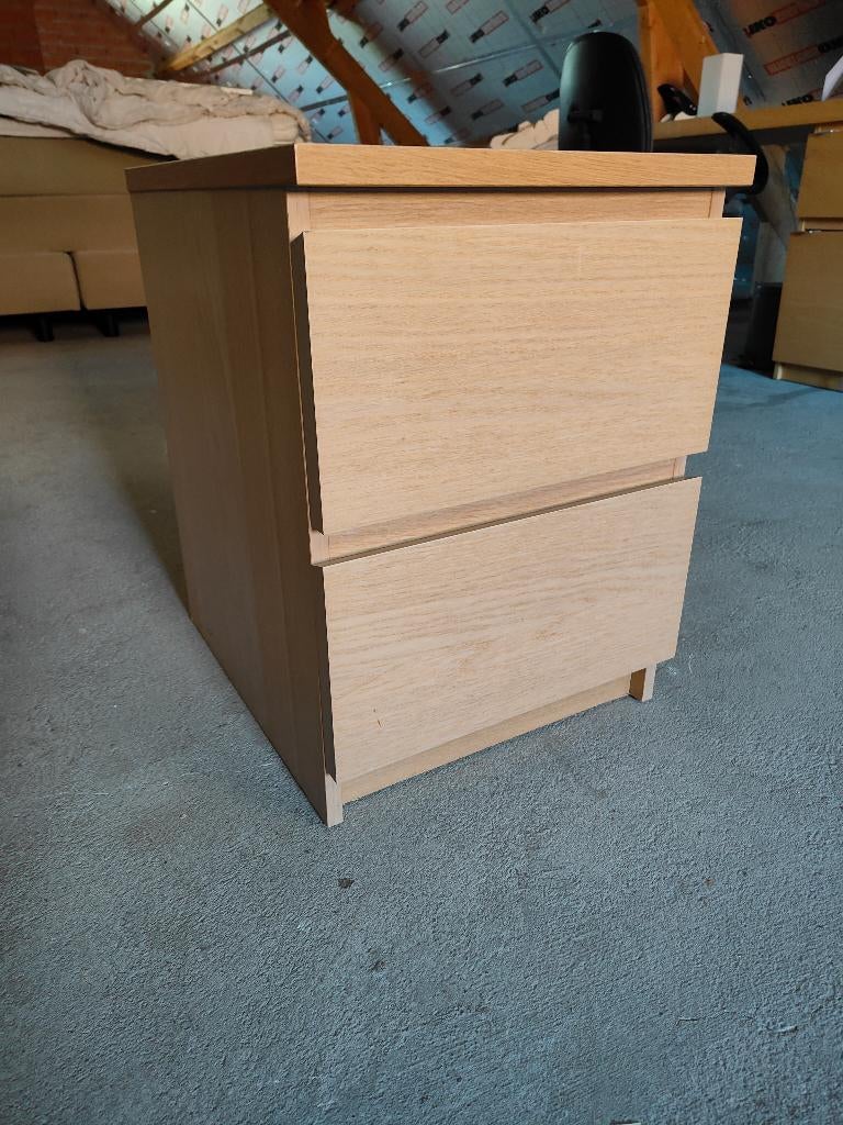 Nacht kastje, Enlèvement