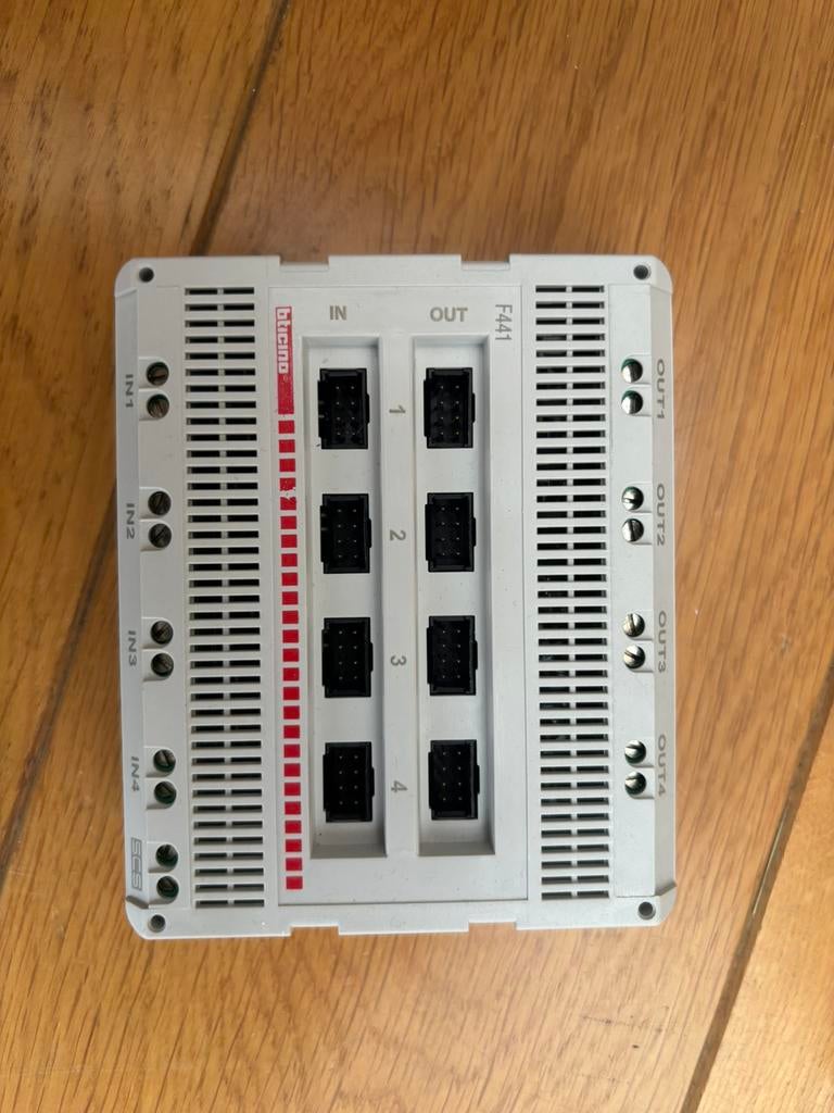 BTicino F441 audio/video verdeler videofonie - NIEUW, Doe-het-zelf en Bouw, Elektriciteit en Kabels, Nieuw, Ophalen of Verzenden