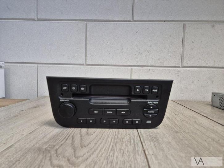 Peugeot 406 1999 - 2005 radio cd speler PU-2473A clarion €75, Autos : Divers, Autoradios, Enlèvement ou Envoi