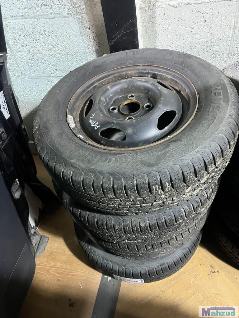 OPEL ASTRA F Velgen 4x100 56.6 13 inch, Auto-onderdelen, Banden en Velgen, Gebruikt, Bahnhofsplatz 1
65423  Russelsheim am Main, DE