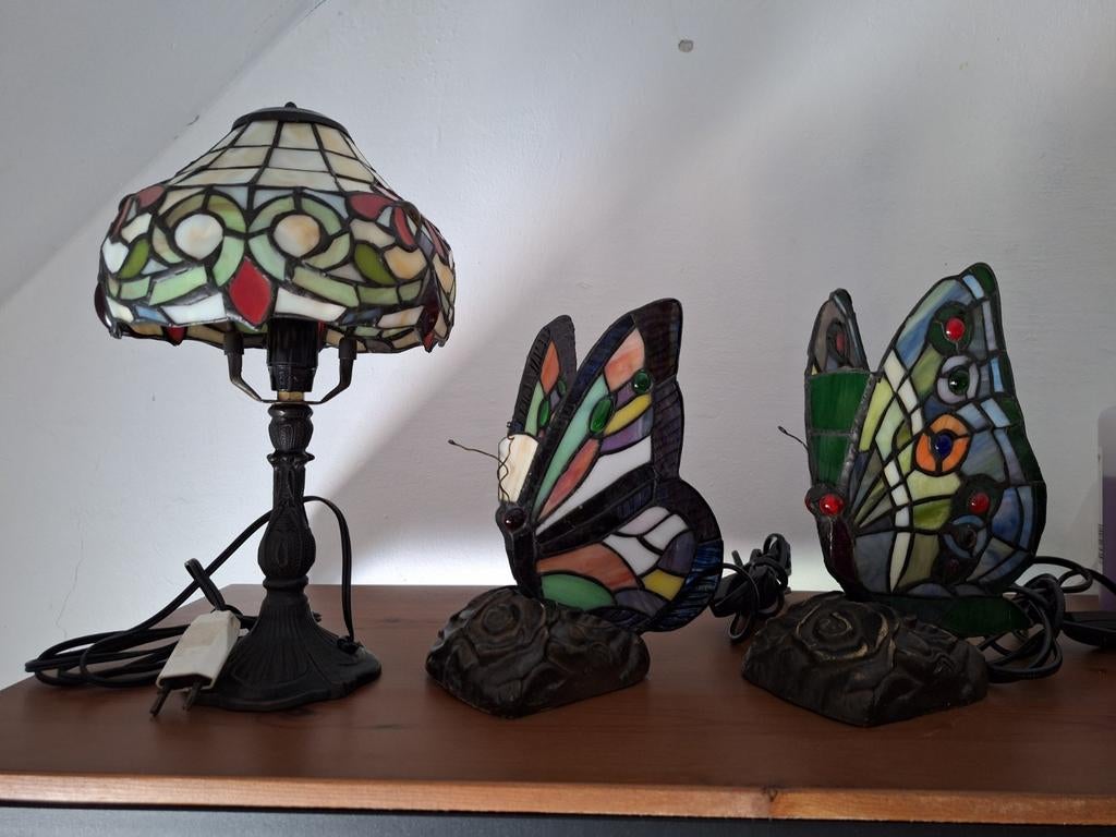 Drie lampen in de stijl van Tiffany, Enlèvement