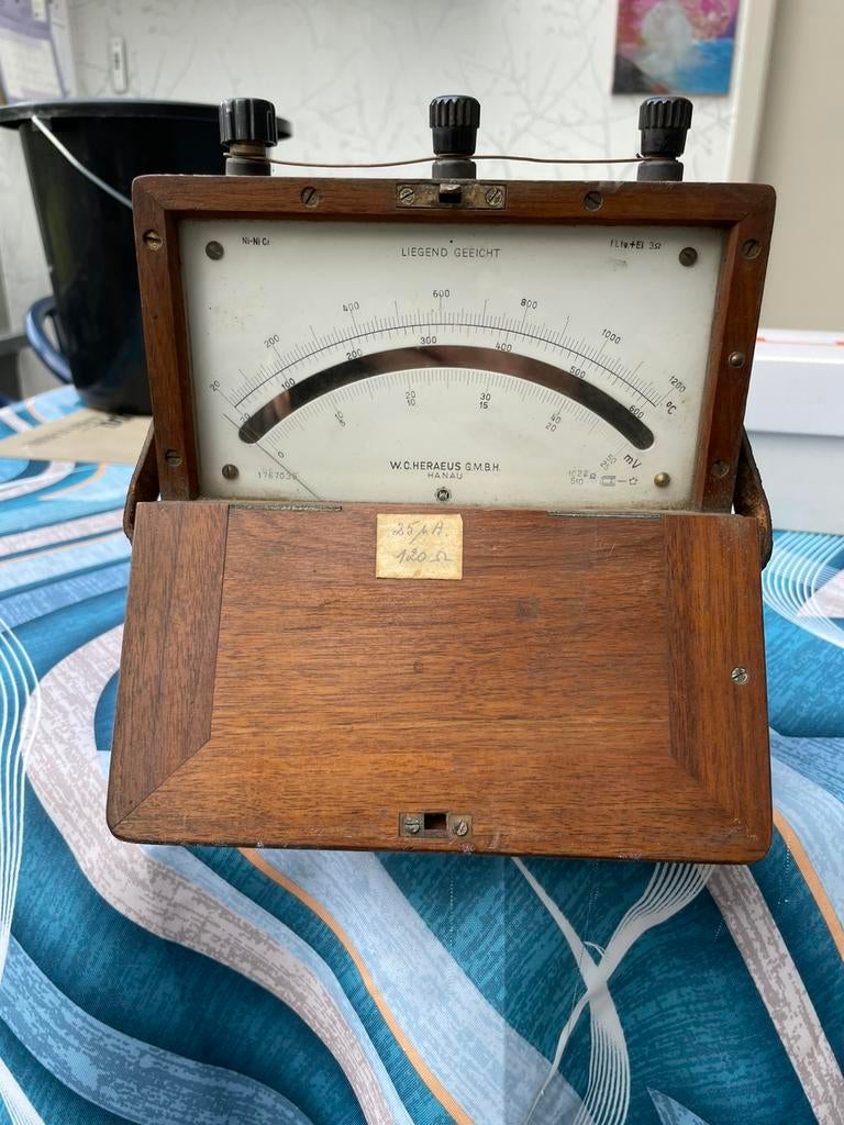 Voltmeter uit de oude doos, Ophalen