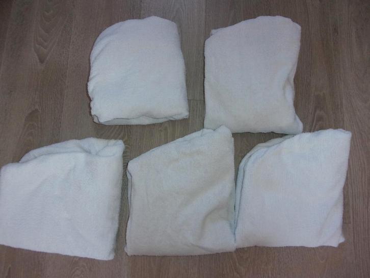 Matras overtrekjes., Kinderen en Baby's, Kinderkamer | Beddengoed, Zo goed als nieuw, Hoeslaken of Sloop, Wit, Jongetje of Meisje