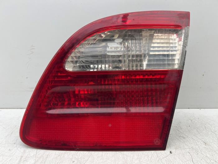 Achterlicht links van een Mercedes E-Klasse, Gebruikt, -, Ophalen of Verzenden, -