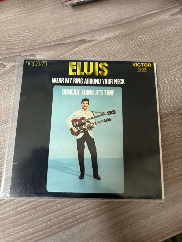 Elvis single, Wear my ring around your neck/doncha think, CD & DVD, Vinyles | Rock, Enlèvement ou Envoi, 7 inch, Utilisé, Rock and Roll