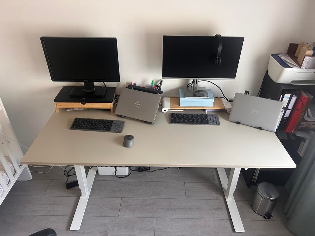 Ikea TROTTEN in hoogte verstelbare bureau, Huis en Inrichting, Bureaus, Ophalen, 168 cm, In hoogte verstelbaar, Zo goed als nieuw