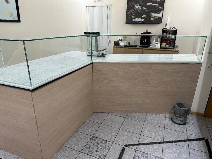 Comptoir en marbre idéal pour une chocolaterie, Maison & Meubles, Dénudé, Utilisé, Enlèvement