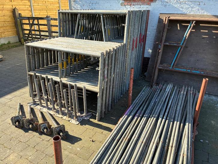 Stelling in perfecte staat!!, Doe-het-zelf en Bouw, Steigers, Zo goed als nieuw, Gevelsteiger, 5 meter of hoger, Ophalen