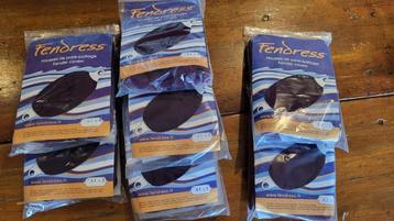 3 dozen bordeau rood fenderhoezen beschikbaar voor biedingen