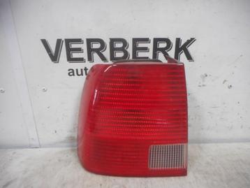 ACHTERLICHT LINKS Volkswagen Passat (3B2) (3b5945095f) beschikbaar voor biedingen