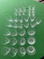 Set glazen 12 waterglazen 11 rodewijn 6 champagne 6 druppel, Ophalen, Zo goed als nieuw
