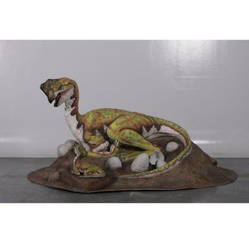 Dinosaurs Oviraptor Nest - Dinosaurusbeeld polyester beschikbaar voor biedingen