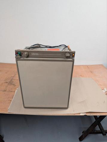 Dometic RM 4200 camper caravan boot koelkast frigo 12v 220v, Caravans en Kamperen, Ophalen of Verzenden, Zo goed als nieuw