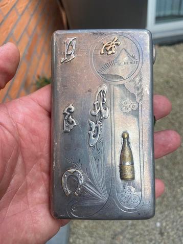 Antieke Russische zilveren portsigaar beschikbaar voor biedingen