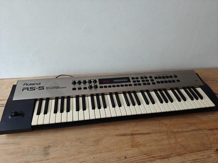Roland RS-5 Voice Synth, Muziek en Instrumenten, Synthesizers, Gebruikt, 61 toetsen, Roland, Met koffer of flightcase, Ophalen of Verzenden
