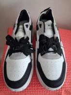 Sneakers Shoes Culture MIJIA blanc/noir taille 44 état neuf, Neuf, MIJIA, Blanc, Baskets