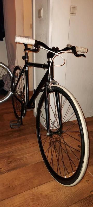 Volcom omgebouwde pistefiets snel&licht, met 2 versnellingen beschikbaar voor biedingen