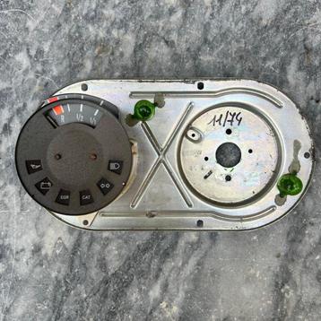 VW Bay Bus Snelheidsmeter Brandstofmeter 74-75 cluster beschikbaar voor biedingen