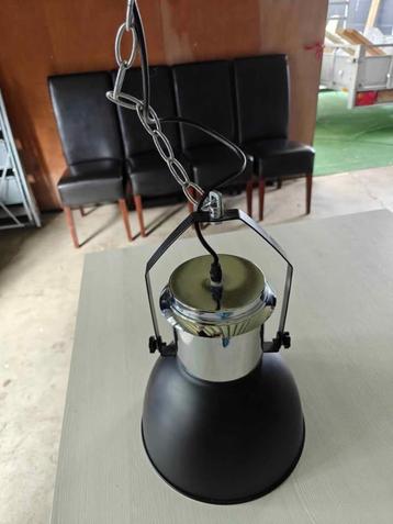 Hanglamp met e27 fitting beschikbaar voor biedingen