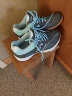 Nieuwe badminton schoenen (yonex) maat 39, Ophalen of Verzenden, Nieuw, Schoenen