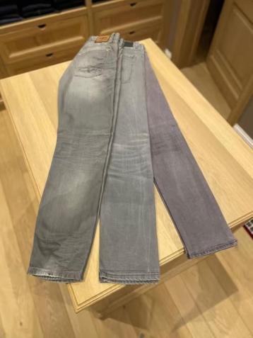 3 pantalons gris clair pour hommes en très bon état. Taille 