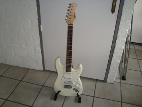 Zo Goed Als Nieuw: Dimavery ST-312 elektrische gitaar, Muziek en Instrumenten, Snaarinstrumenten | Gitaren | Elektrisch, Zo goed als nieuw