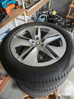 Skoda velgen + Pirelli banden (volledige originele breedset), Auto-onderdelen, Banden en Velgen, Ophalen, 255 mm, Nieuw, Band(en)