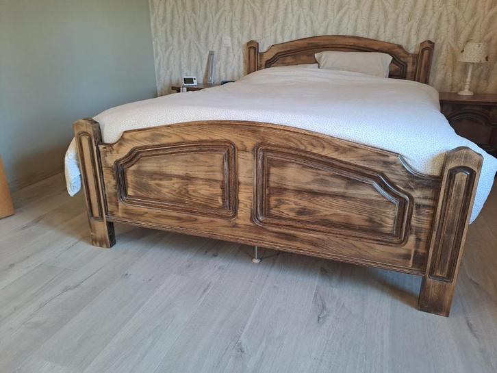 bed massief hout, Huis en Inrichting, Slaapkamer | Bedden, Zo goed als nieuw, Tweepersoons, 140 cm, 200 cm, Hout, Bruin, Ophalen of Verzenden