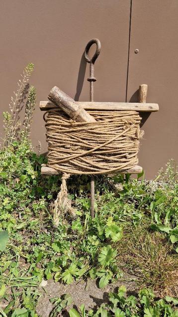 Antieke pootlijnset met jutekoord voor planten en zaaien beschikbaar voor biedingen