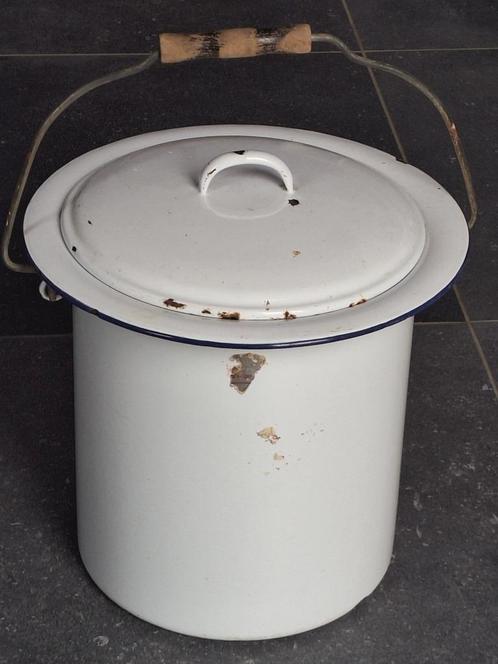 Ancien seau hygiénique émaillé blanc avec couvercle, Antiek en Kunst, Antiek | Email, Ophalen of Verzenden