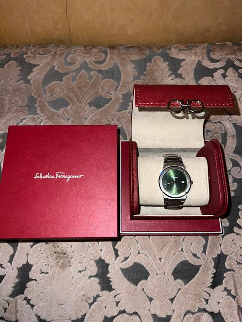 Montre Salvatore Ferragamo, Handtassen en Accessoires, Horloges | Heren, Zo goed als nieuw, Staal, Staal, Ophalen